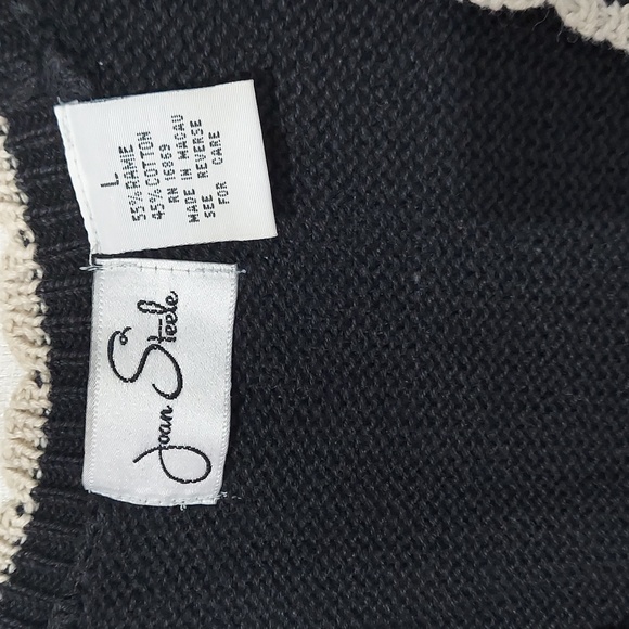 Joan steele size large knit sweater vest (InvW174) - Picture 2 of 7